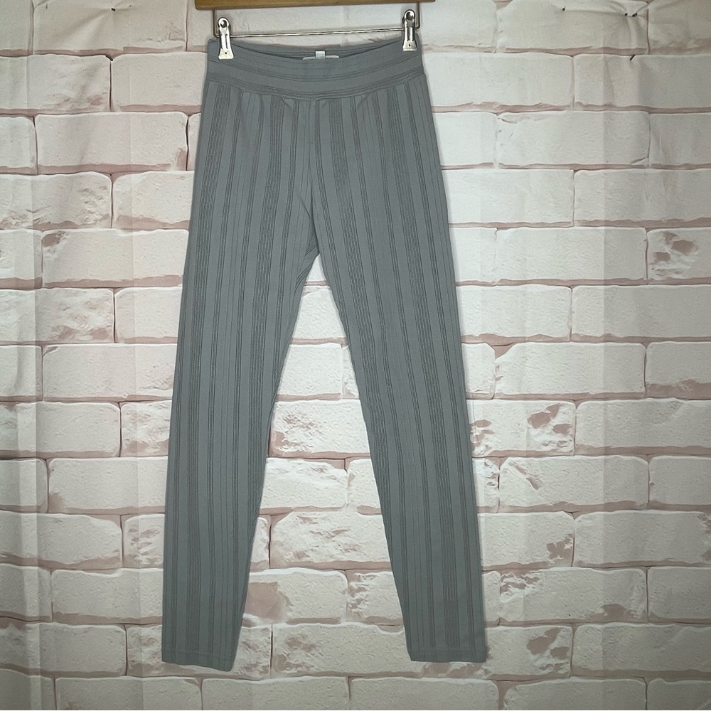 Alice + Olivia Gray Laser Cut Leggings Size M